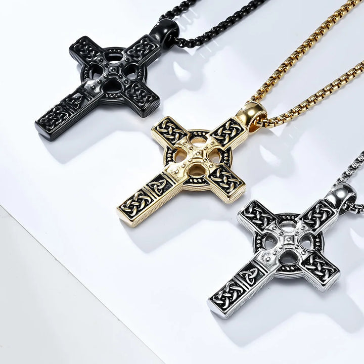  Colar com Cruz Triquetra em Aço Inoxidável - Design Versátil
