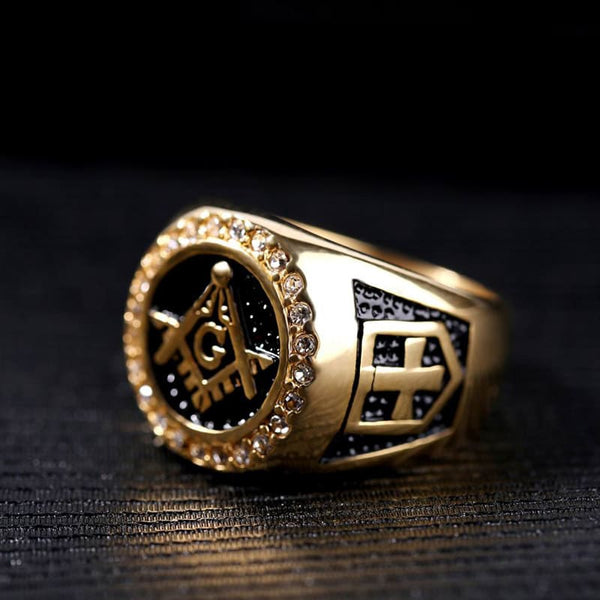 Anel Maçonaria Cravejado com Zircônia Cúbica  Banhado a Ouro 18K