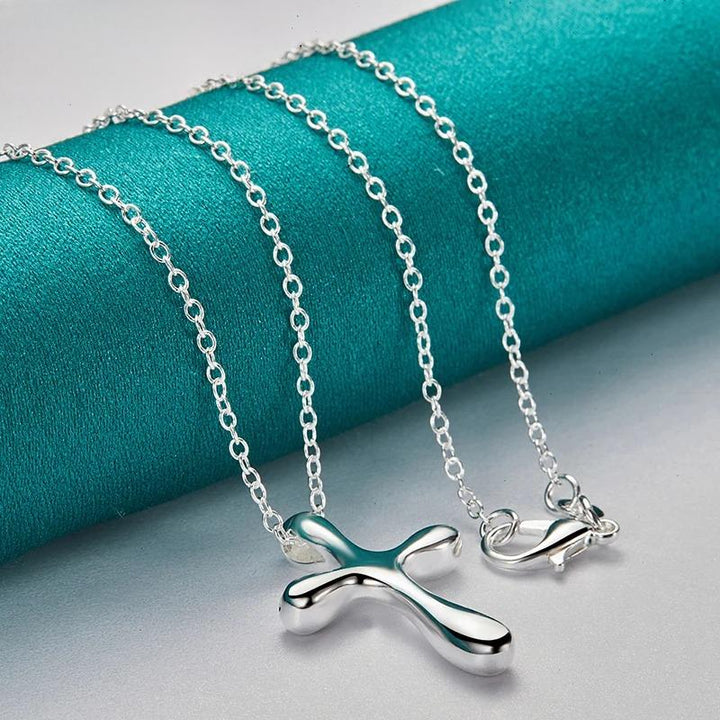 Colar Crucifixo Feminino Gota em Prata