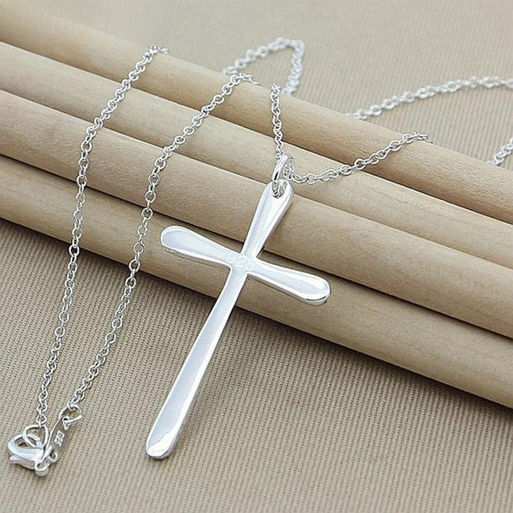 Colar Crucifixo Feminino Minimalista em Prata
